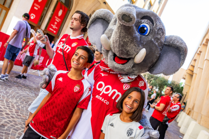 PLACES AU MATCH - MUNEGU FAMILY